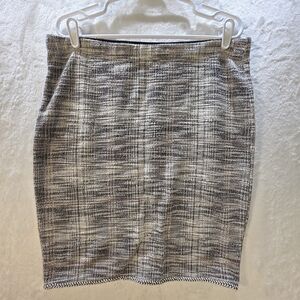 Max Studio Women's Black & White Skirt Size Large